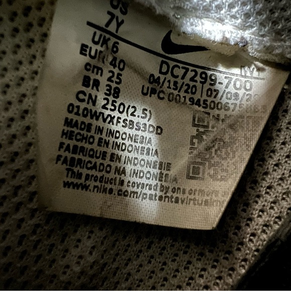 Nike Air Force 1 Peace Love Basketball Sneakers Shoes size 7Y 7 Youth Yellow - Picture 8 of 9